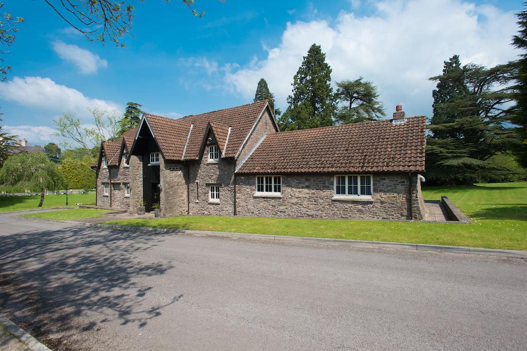 Cwrt Bleddyn Hotel & Spa Usk Esterno foto