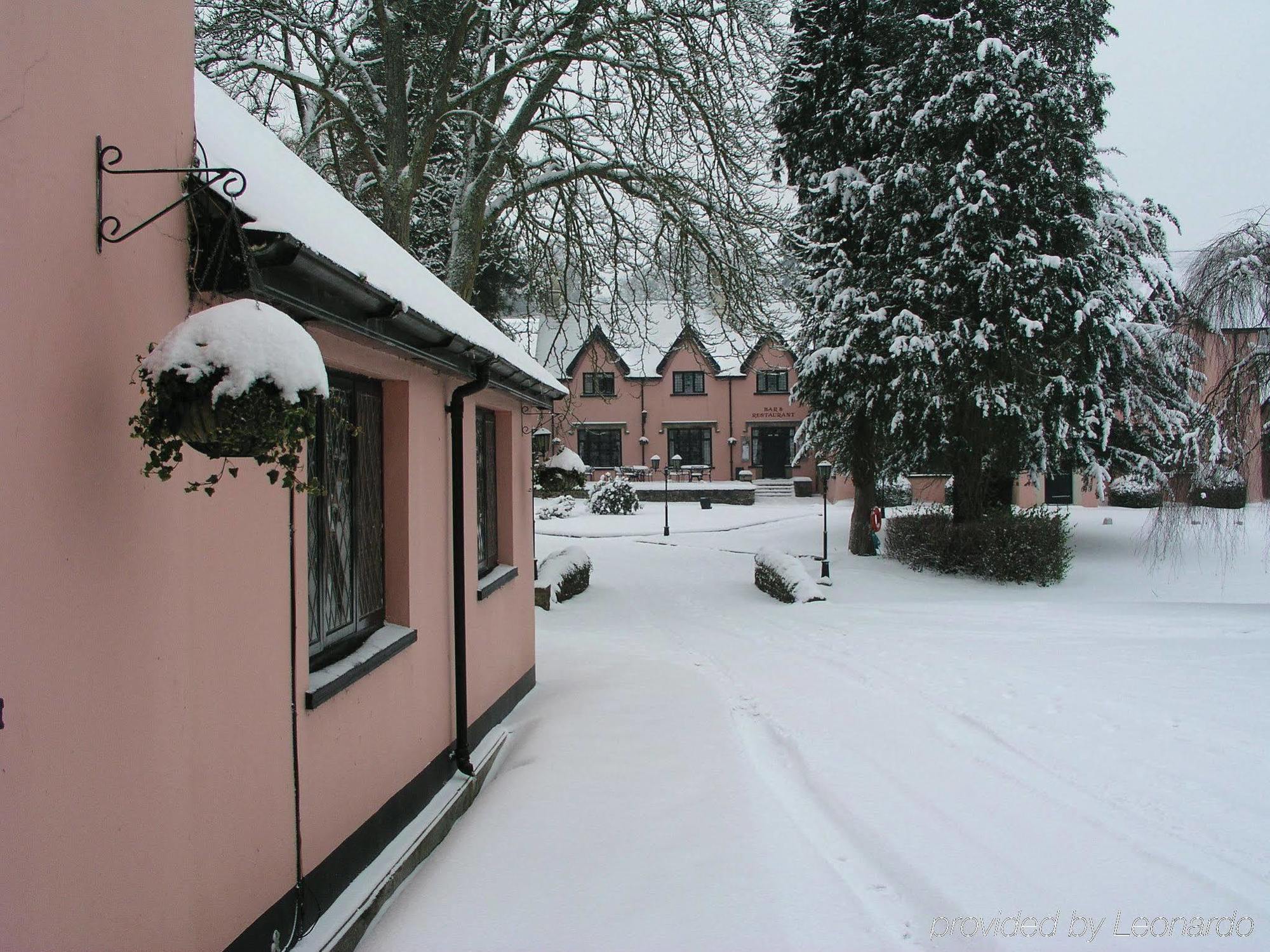 Cwrt Bleddyn Hotel & Spa Usk Esterno foto