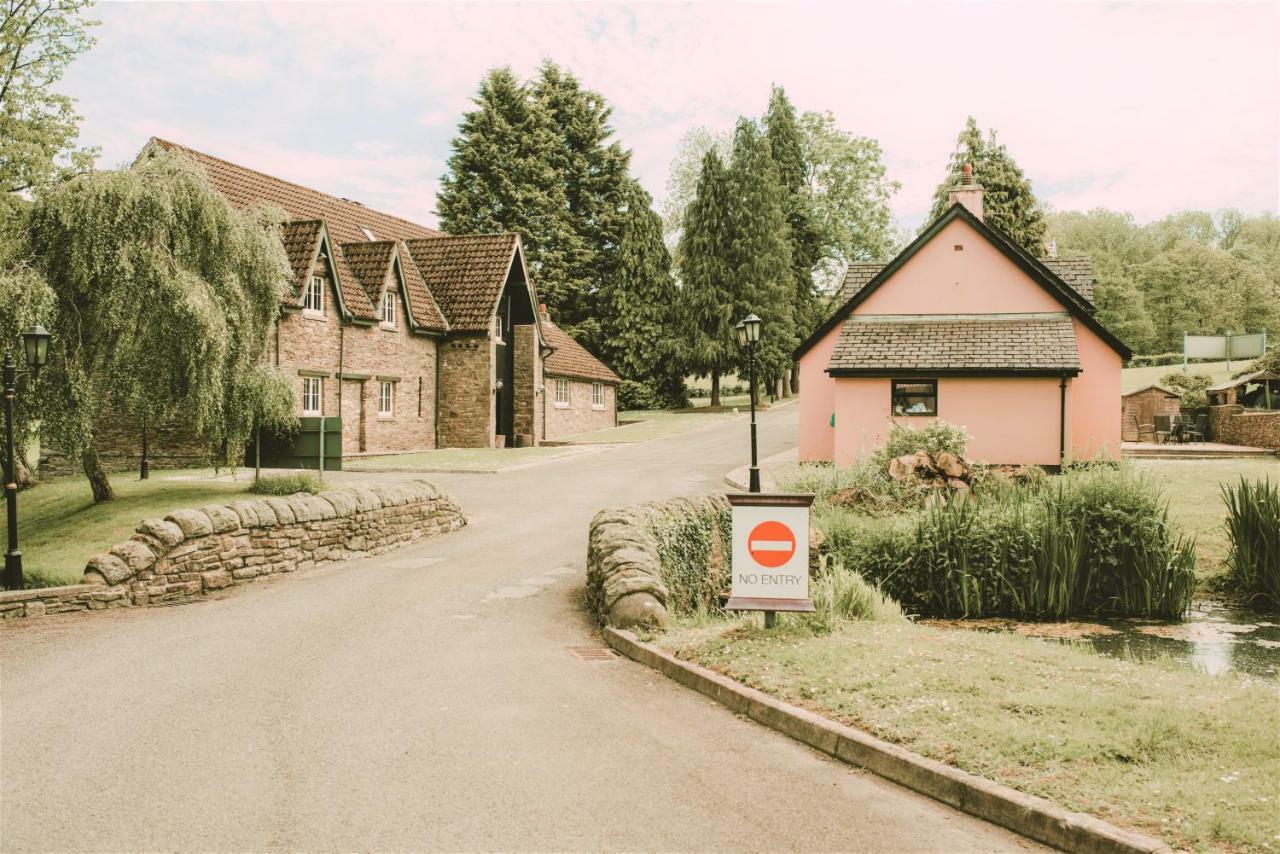 Cwrt Bleddyn Hotel & Spa Usk Esterno foto